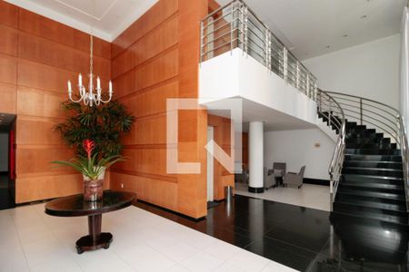 Apartamento à venda com 128m², 4 quartos e 3 vagas Apartamento à venda com 128m², 4 quartos e 3 vagasHall social