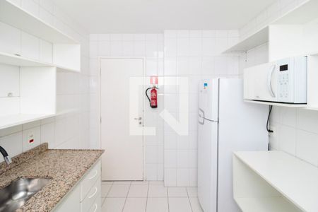 Apartamento à venda com 128m², 4 quartos e 3 vagas Apartamento à venda com 128m², 4 quartos e 3 vagasSalão de festas - Copa