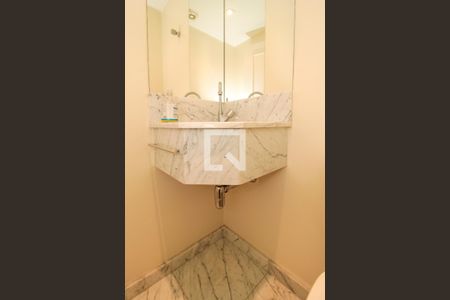 Apartamento à venda com 128m², 4 quartos e 3 vagas Apartamento à venda com 128m², 4 quartos e 3 vagasLavabo