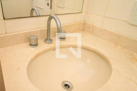 Apartamento à venda com 128m², 4 quartos e 3 vagas Apartamento à venda com 128m², 4 quartos e 3 vagasBanheiro da Suíte 1 - Torneira