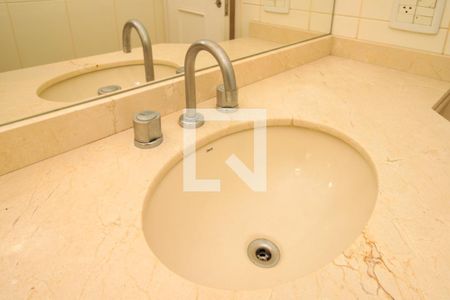 Apartamento à venda com 128m², 4 quartos e 3 vagas Apartamento à venda com 128m², 4 quartos e 3 vagasBanheiro - torneira