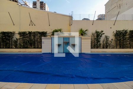 Apartamento à venda com 128m², 4 quartos e 3 vagas Apartamento à venda com 128m², 4 quartos e 3 vagasÁrea comum - Piscina
