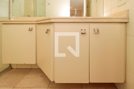 Apartamento à venda com 128m², 4 quartos e 3 vagas Apartamento à venda com 128m², 4 quartos e 3 vagasBanheiro da Suíte 2 - Armário