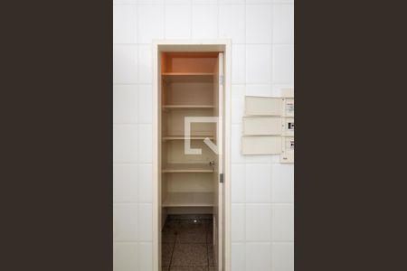 Apartamento à venda com 128m², 4 quartos e 3 vagas Apartamento à venda com 128m², 4 quartos e 3 vagasDespensa