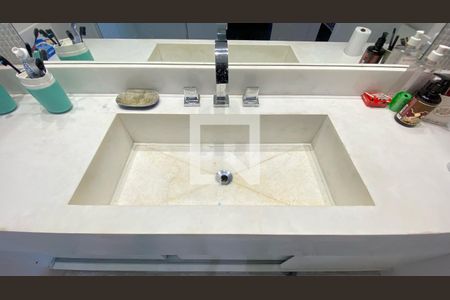 Apartamento à venda com 200m², 3 quartos e 2 vagasBanheiro Suíte 