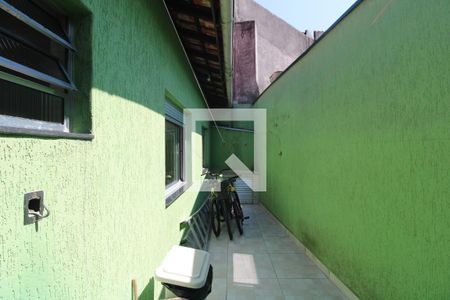 Casa à venda com 97m², 3 quartos e 2 vagasQuintal lateral