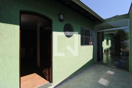 Casa à venda com 97m², 3 quartos e 2 vagasEntrada