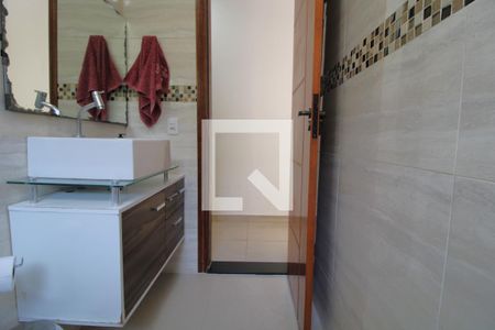 Casa à venda com 97m², 3 quartos e 2 vagasBanheiro
