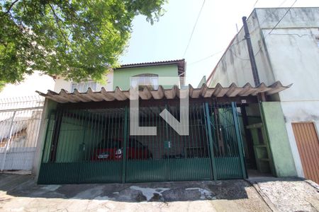 Casa à venda com 97m², 3 quartos e 2 vagasFachada