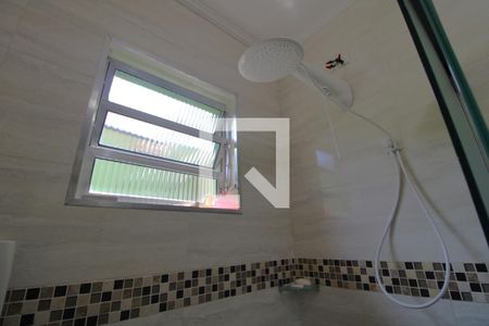 Casa à venda com 97m², 3 quartos e 2 vagasChuveiro