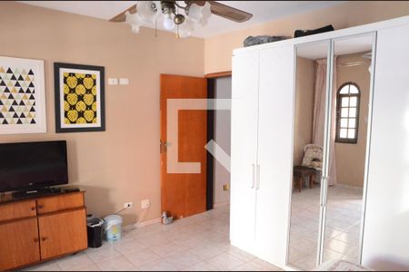 Casa à venda com 213m², 5 quartos e 2 vagasQuarto 1