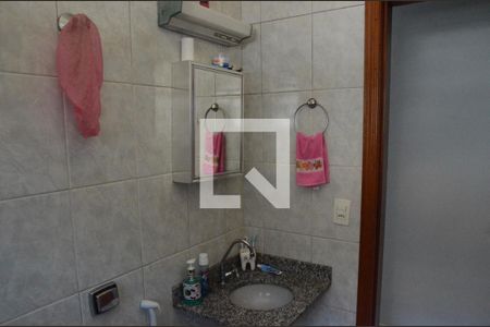 Casa à venda com 213m², 5 quartos e 2 vagasBanheiro 2
