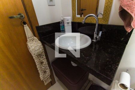 Casa de condomínio à venda com 64m², 2 quartos e 2 vagas Casa de condomínio à venda com 64m², 2 quartos e 2 vagasBanheiro