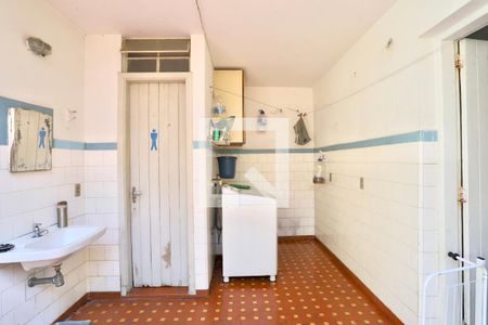 Casa à venda com 220m², 3 quartos e 3 vagasÁrea de Serviço