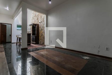 Sala de Estar de casa para alugar com 6 quartos, 380m² em Vila Oliveira, Mogi das Cruzes