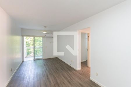Apartamento à venda com 74m², 2 quartos e 1 vagaSala