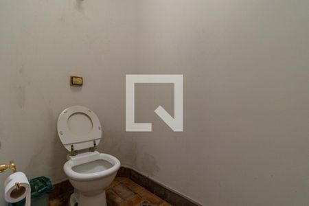 Casa à venda com 680m², 5 quartos e 4 vagas Casa à venda com 680m², 5 quartos e 4 vagasLavabo