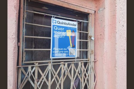 Casa à venda com 350m², 1 quarto e sem vagaPlaca instalada na frente do imóvel