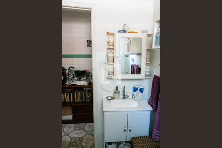 Casa à venda com 122m², 2 quartos e 1 vaga Casa à venda com 122m², 2 quartos e 1 vagaBanheiro