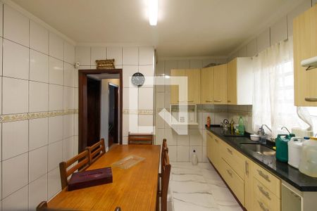Casa à venda com 250m², 5 quartos e 2 vagas Casa à venda com 250m², 5 quartos e 2 vagasCozinha