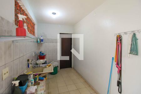 Casa à venda com 250m², 5 quartos e 2 vagas Casa à venda com 250m², 5 quartos e 2 vagasÁrea de Serviço
