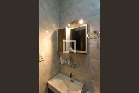 Casa à venda com 250m², 5 quartos e 2 vagas Casa à venda com 250m², 5 quartos e 2 vagasBanheiro da Suíte
