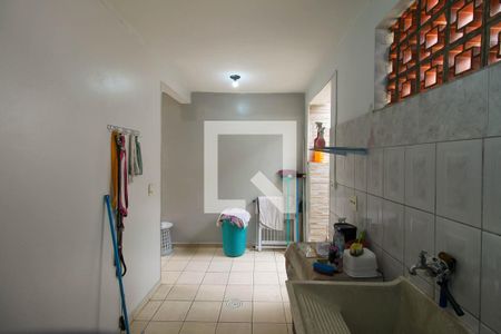 Casa à venda com 250m², 5 quartos e 2 vagas Casa à venda com 250m², 5 quartos e 2 vagasÁrea de Serviço