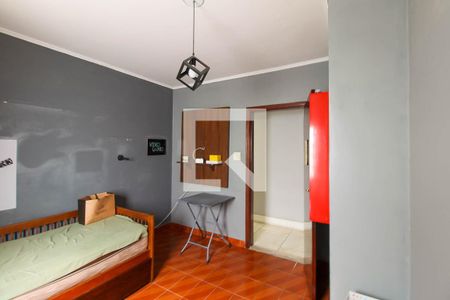 Casa à venda com 250m², 5 quartos e 2 vagas Casa à venda com 250m², 5 quartos e 2 vagasQuarto 2