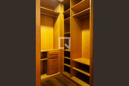 Apartamento para alugar com 260m², 4 quartos e 2 vagasCloset