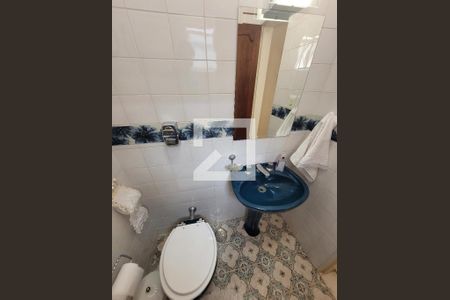 Casa à venda com 300m², 4 quartos e 4 vagas Casa à venda com 300m², 4 quartos e 4 vagasLavabo