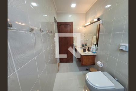 Casa à venda com 300m², 4 quartos e 4 vagas Casa à venda com 300m², 4 quartos e 4 vagasBanheiro Quarto 1 e 2