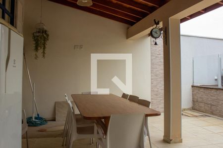 Casa à venda com 300m², 4 quartos e 4 vagas Casa à venda com 300m², 4 quartos e 4 vagasChurrasqueira