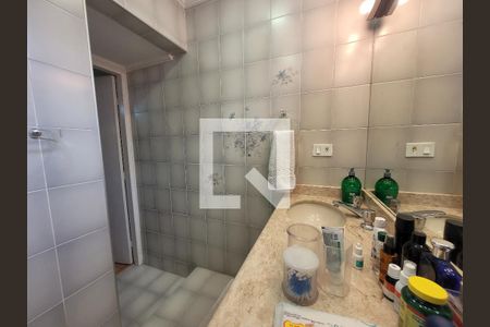 Casa à venda com 300m², 4 quartos e 4 vagas Casa à venda com 300m², 4 quartos e 4 vagasBanheiro da Suíte