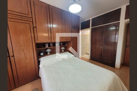 Casa à venda com 300m², 4 quartos e 4 vagas Casa à venda com 300m², 4 quartos e 4 vagasSuíte