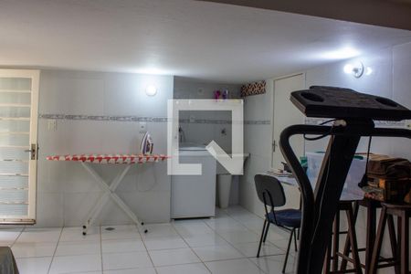 Casa à venda com 300m², 4 quartos e 4 vagas Casa à venda com 300m², 4 quartos e 4 vagasÁrea de Serviço