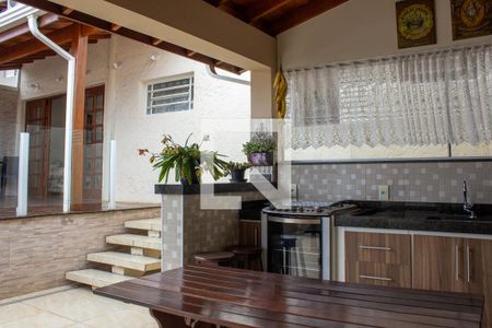 Casa à venda com 300m², 4 quartos e 4 vagas Casa à venda com 300m², 4 quartos e 4 vagasChurrasqueira