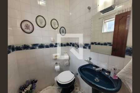 Casa à venda com 300m², 4 quartos e 4 vagas Casa à venda com 300m², 4 quartos e 4 vagasLavabo