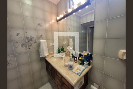 Casa à venda com 300m², 4 quartos e 4 vagas Casa à venda com 300m², 4 quartos e 4 vagasBanheiro da Suíte