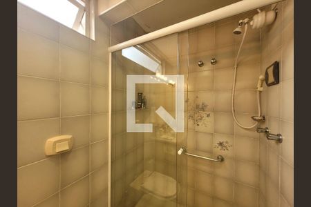 Casa à venda com 300m², 4 quartos e 4 vagas Casa à venda com 300m², 4 quartos e 4 vagasBanheiro da Suíte