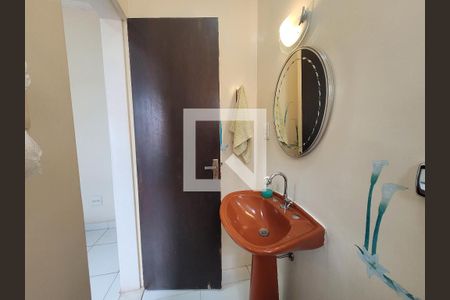 Casa à venda com 300m², 4 quartos e 4 vagas Casa à venda com 300m², 4 quartos e 4 vagasBanheiro do Escritório/Quarto