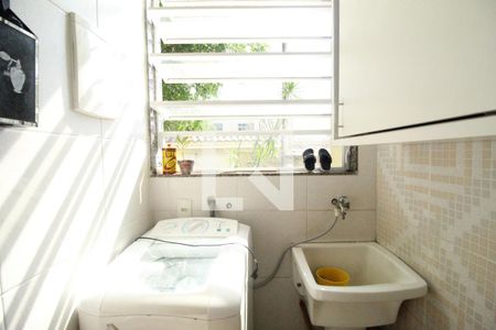 Casa à venda com 128m², 3 quartos e 1 vagaÁrea de serviço