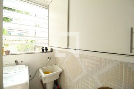 Casa à venda com 128m², 3 quartos e 1 vagaÁrea de serviço