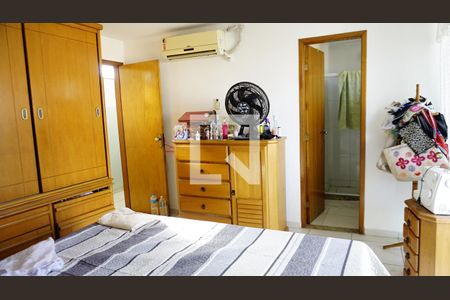 Casa à venda com 205m², 3 quartos e 2 vagasQuarto 2 Suite