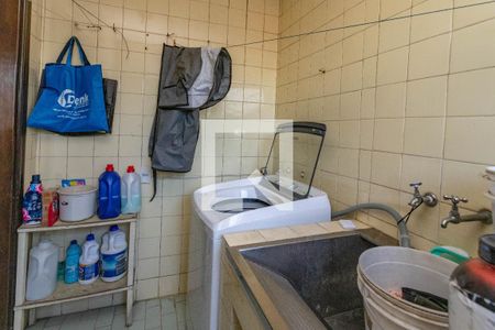 Casa à venda com 194m², 3 quartos e 2 vagas Casa à venda com 194m², 3 quartos e 2 vagasÁrea de serviço