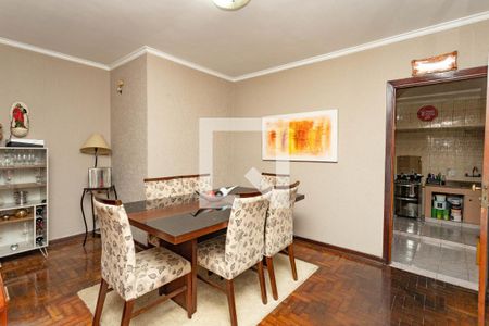 Casa à venda com 194m², 3 quartos e 2 vagas Casa à venda com 194m², 3 quartos e 2 vagasSala de jantar