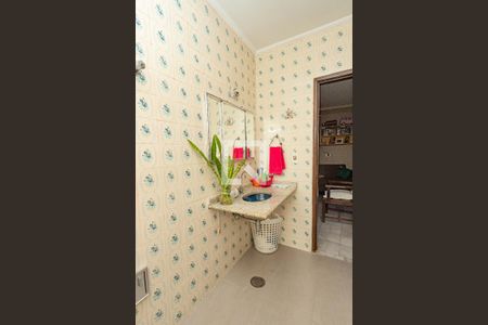 Casa à venda com 194m², 3 quartos e 2 vagas Casa à venda com 194m², 3 quartos e 2 vagasBanheiro social