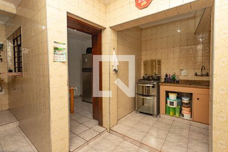 Casa à venda com 194m², 3 quartos e 2 vagas Casa à venda com 194m², 3 quartos e 2 vagasCozinha