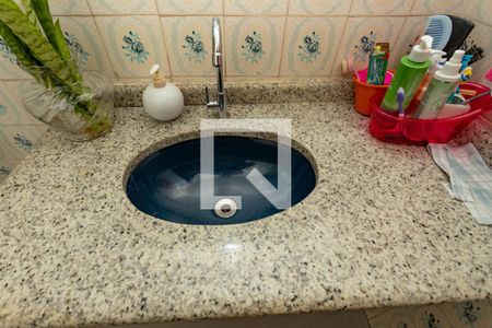 Casa à venda com 194m², 3 quartos e 2 vagas Casa à venda com 194m², 3 quartos e 2 vagasBanheiro social