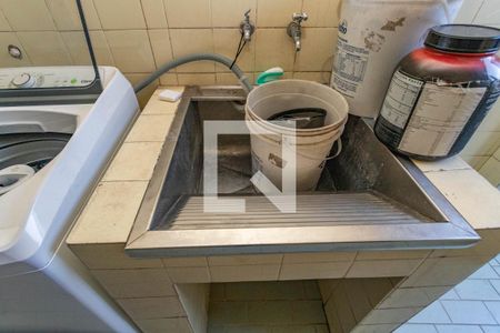 Casa à venda com 194m², 3 quartos e 2 vagas Casa à venda com 194m², 3 quartos e 2 vagasÁrea de serviço