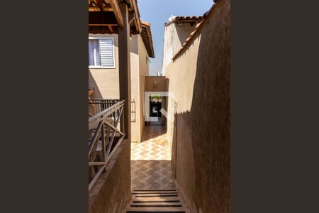 Casa à venda com 143m², 2 quartos e 2 vagas Casa à venda com 143m², 2 quartos e 2 vagasCorredor
